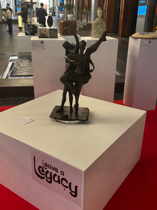 Bronze sculpture In Search of Yourself by Tatiana Latynina de Ordovsky-Tanaevsky, exhibited at Art Connects Women 2025 in Dubai — symbolizing intergenerational dreams of ballet, grace, and self-discovery.
